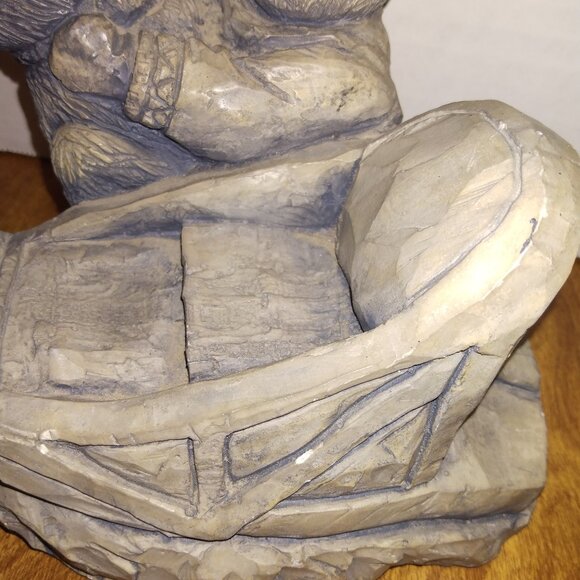 Glacial Ice Age Sculpture Alaska Gray Resin Eskimo Inuit Child Dog Sled Carved - Picture 4 of 6